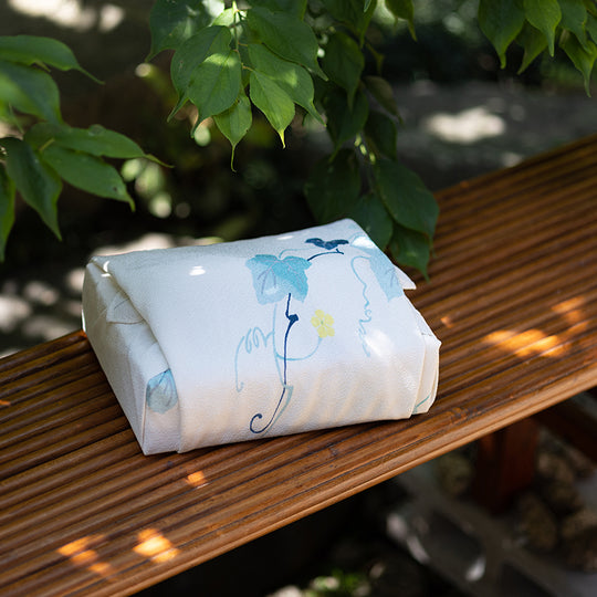 70 Koetsu Chirimen Yuzen Dyeing | Ivy and gourd Light yellow