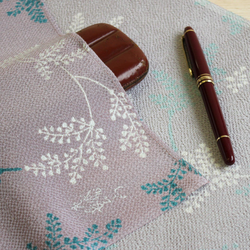 45 KARACHO Soie Chirimen Yuzen Teinture | Feuille de fougère violet clair