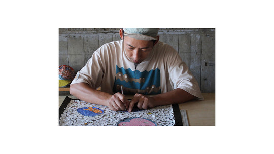 Behind-the-scenes story of kata kata hand carving