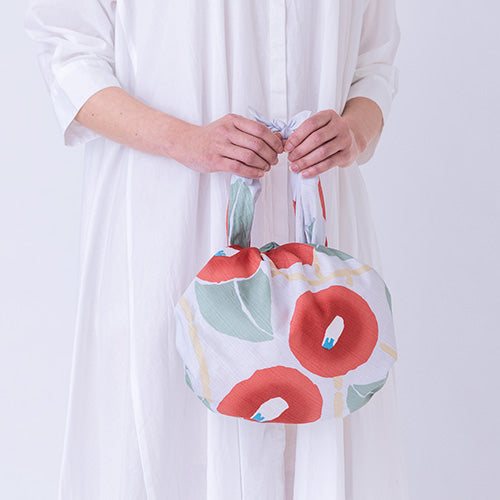 90 Yumeji Takehisa | Camellia Light Grey