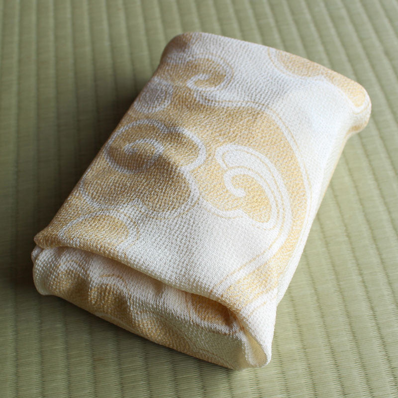 45 KARACHO Silk Chirimen Yuzen Dyeing | Clouds Cream – Musubi